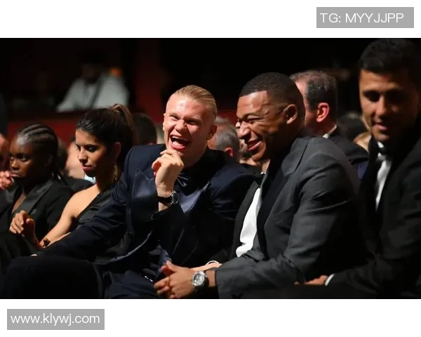 当前足坛明星球员风采解析:梅西C罗姆巴佩哈兰德等人物聚焦与未来展望 当前足坛明星球员风采解析:梅西C罗姆巴佩哈兰德等人物聚焦与未来展望