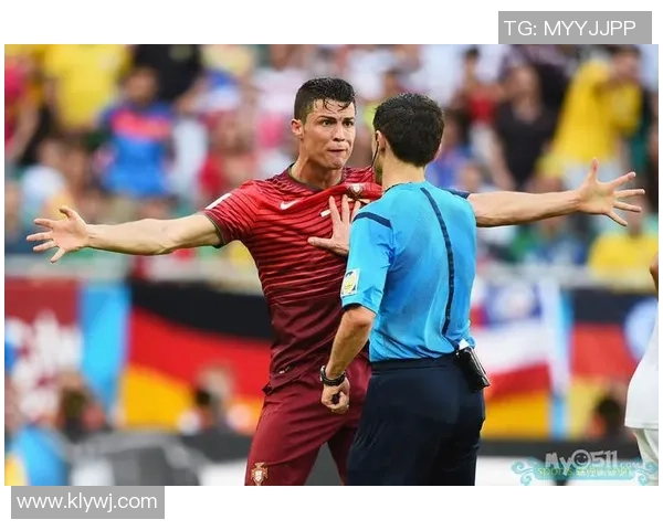 足球明星纯粹瞬间定格 记录世界级球员精彩表现与独特风采 足球明星纯粹瞬间定格 记录世界级球员精彩表现与独特风采