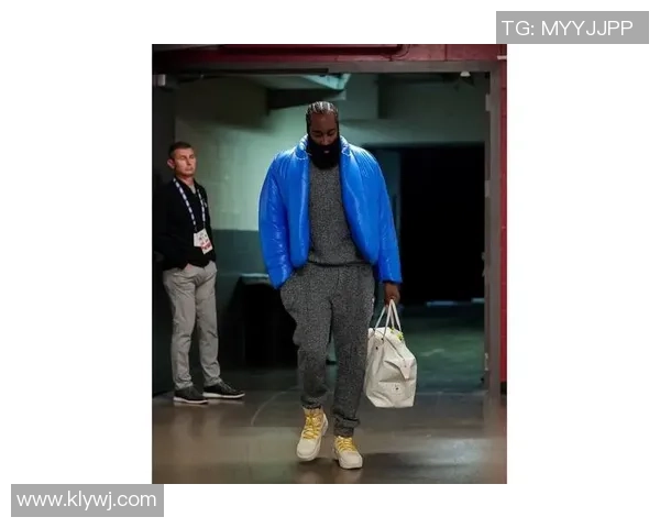 足球球星男生短袖潮流款式推荐 打造运动与时尚完美结合的穿搭风格 足球球星男生短袖潮流款式推荐 打造运动与时尚完美结合的穿搭风格