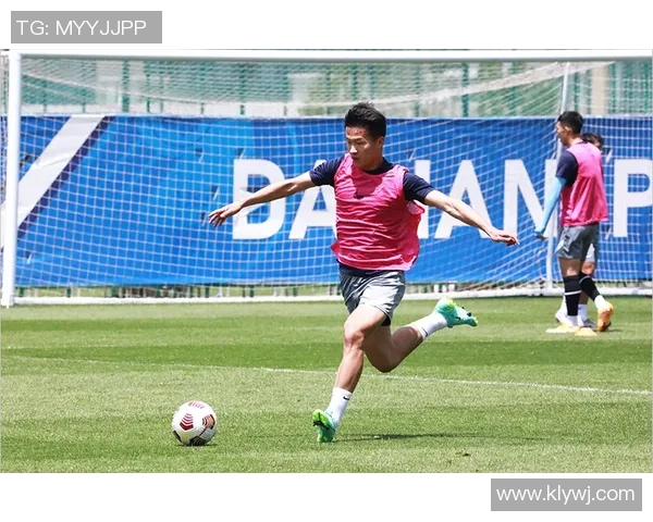 2023年00后足球新星排行榜：年轻球员崛起，未来之星闪耀绿茵场